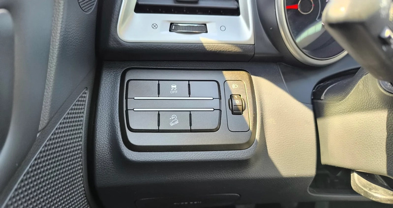 SsangYong Tivoli cena 61900 przebieg: 54000, rok produkcji 2019 z Strzegom małe 301